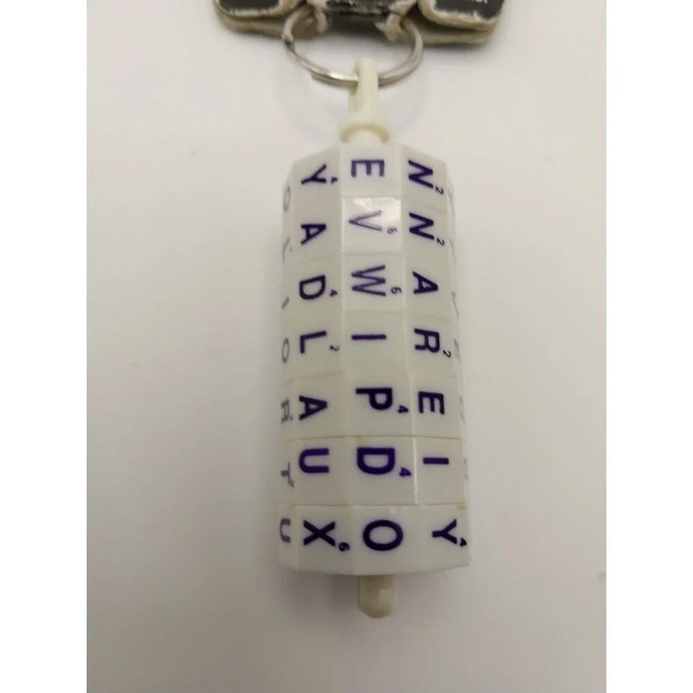 VTG Word Spin Hand-Held Word Game 1995 by Geospace Magnetics Mini Rare New